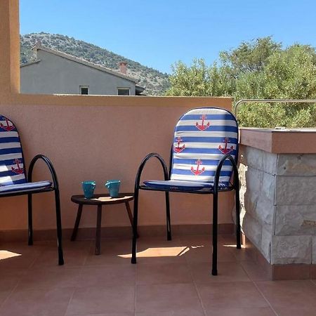 Apartman Emilija Vinišće Dış mekan fotoğraf