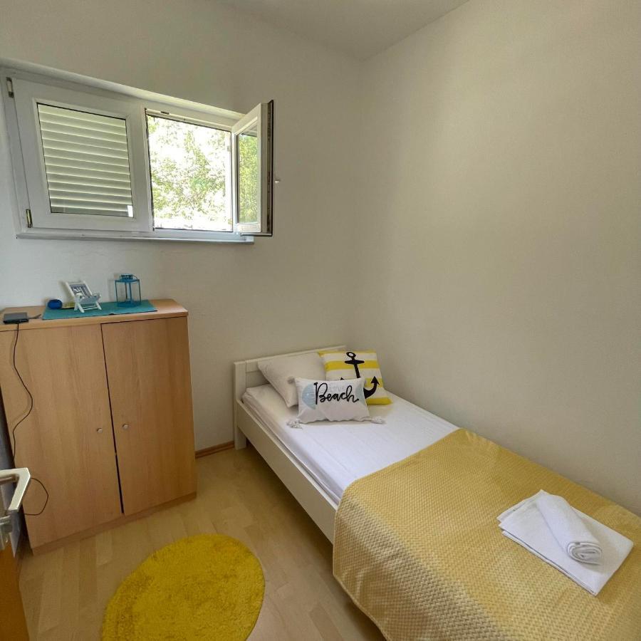 Apartman Emilija Vinišće Dış mekan fotoğraf