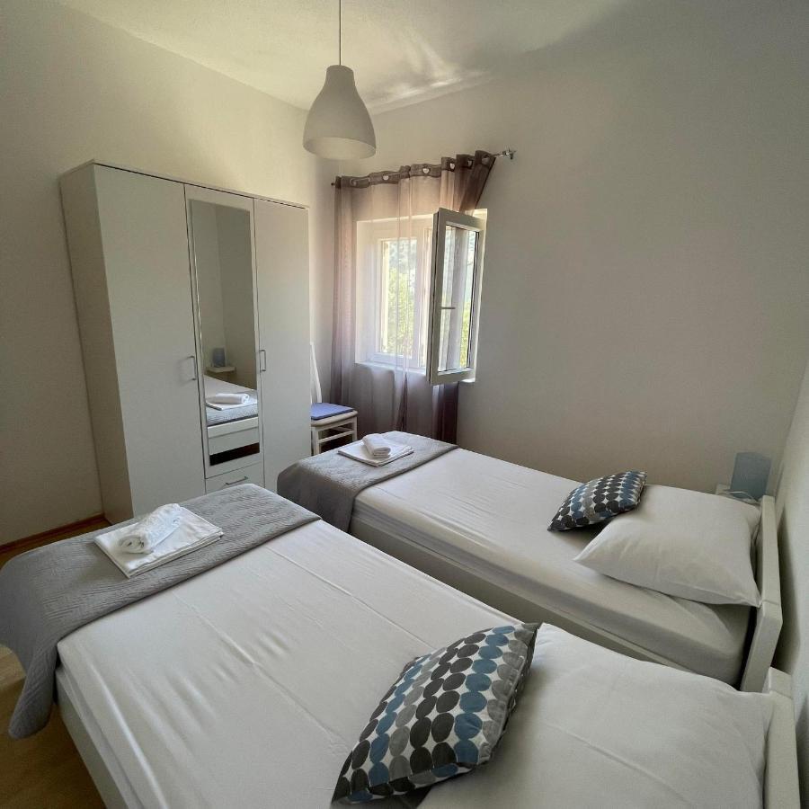 Apartman Emilija Vinišće Dış mekan fotoğraf